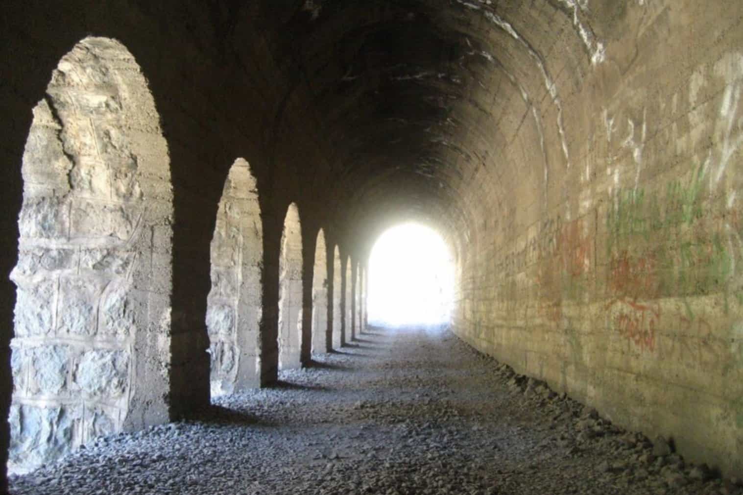 Cajón del Maipo Embalse El Yeso Túnel