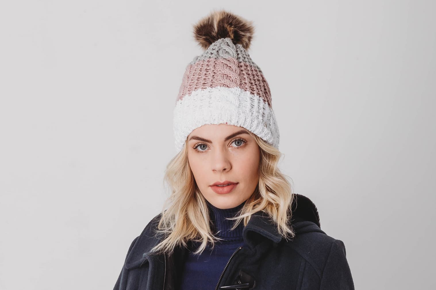 gorro e touca com pompom
