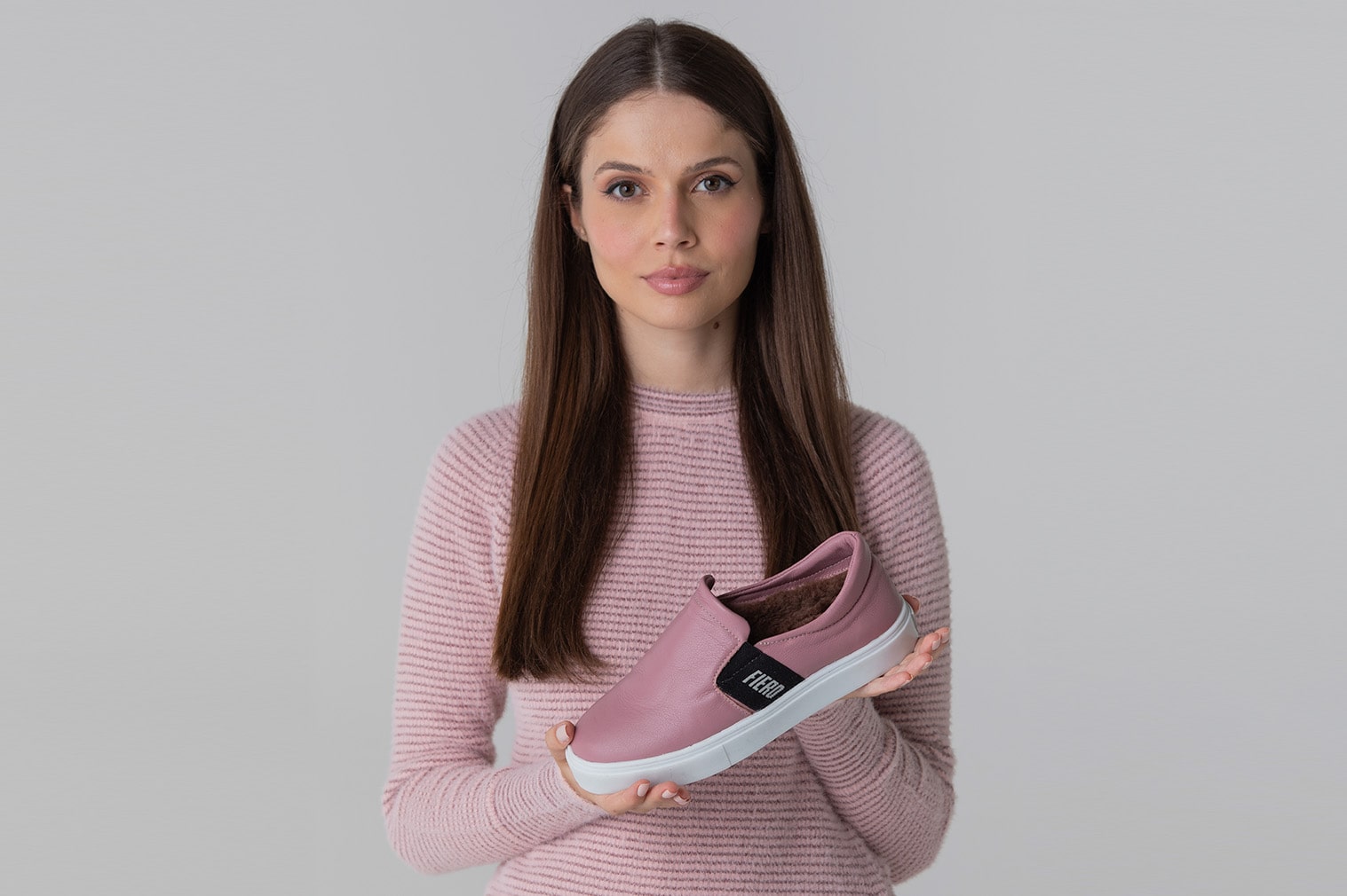 Pantufa moderna Fiero
